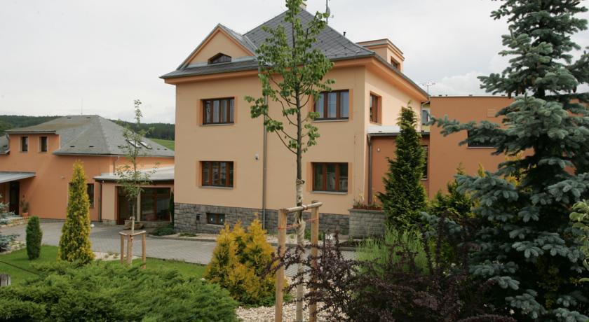 Apartmany Pemi Potštejn エクステリア 写真
